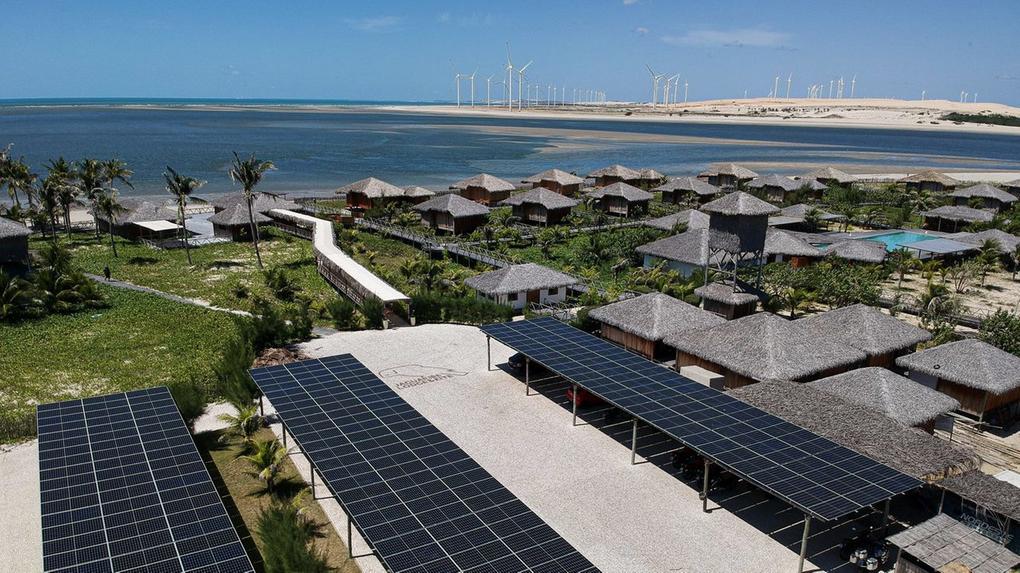 Instalação De Energia Solar No Litoral: Normas, Cuidados E Manutenção Para Máxima Segurança